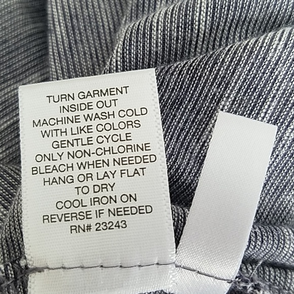 🎪⭐Soho New York & Company Jeans Gray Top - Picture 8 of 8